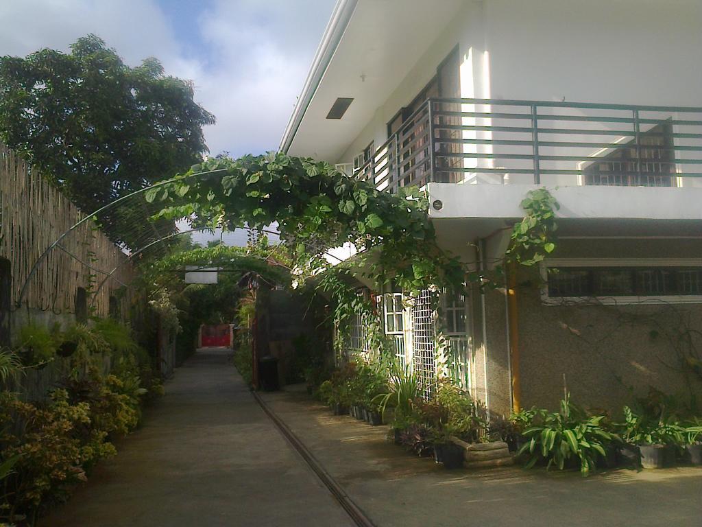 Charm Guest House Puerto Princesa Kültér fotó